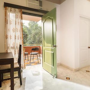 Queen Room Garden View